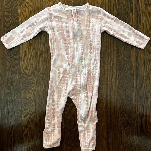 Dreamland Baby Pajamas / Shibori Blush / 6 - 12 Months - Picture 2 of 4